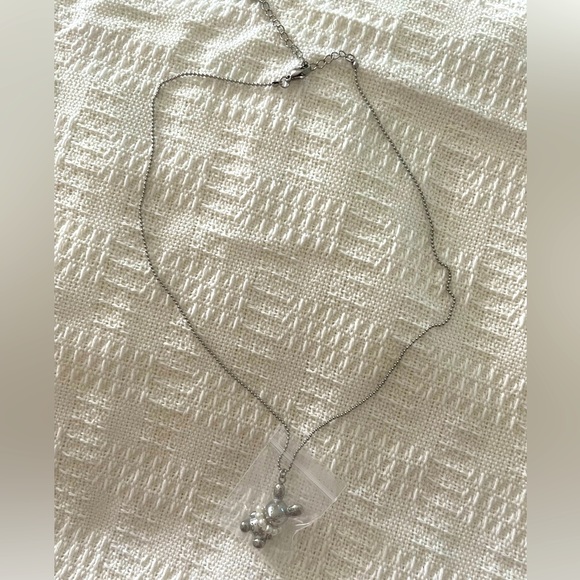 Rabbit Design Artificial Pearl Necklace - Picture 4 of 7